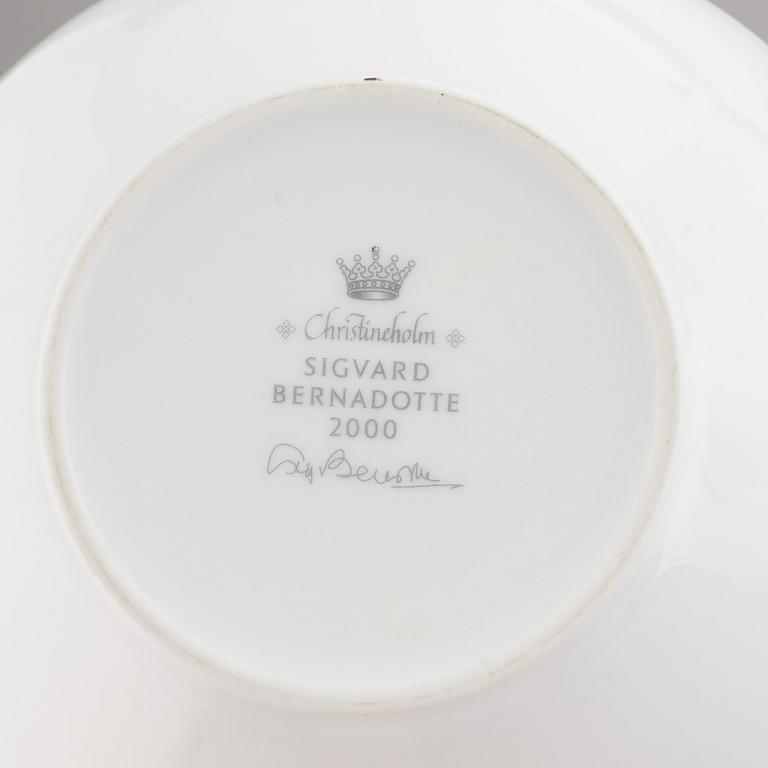 A Sigvard Bernadotte  service, Millenium design, 2000. (175 porcelain pieces and 96 cutlery pieces).
