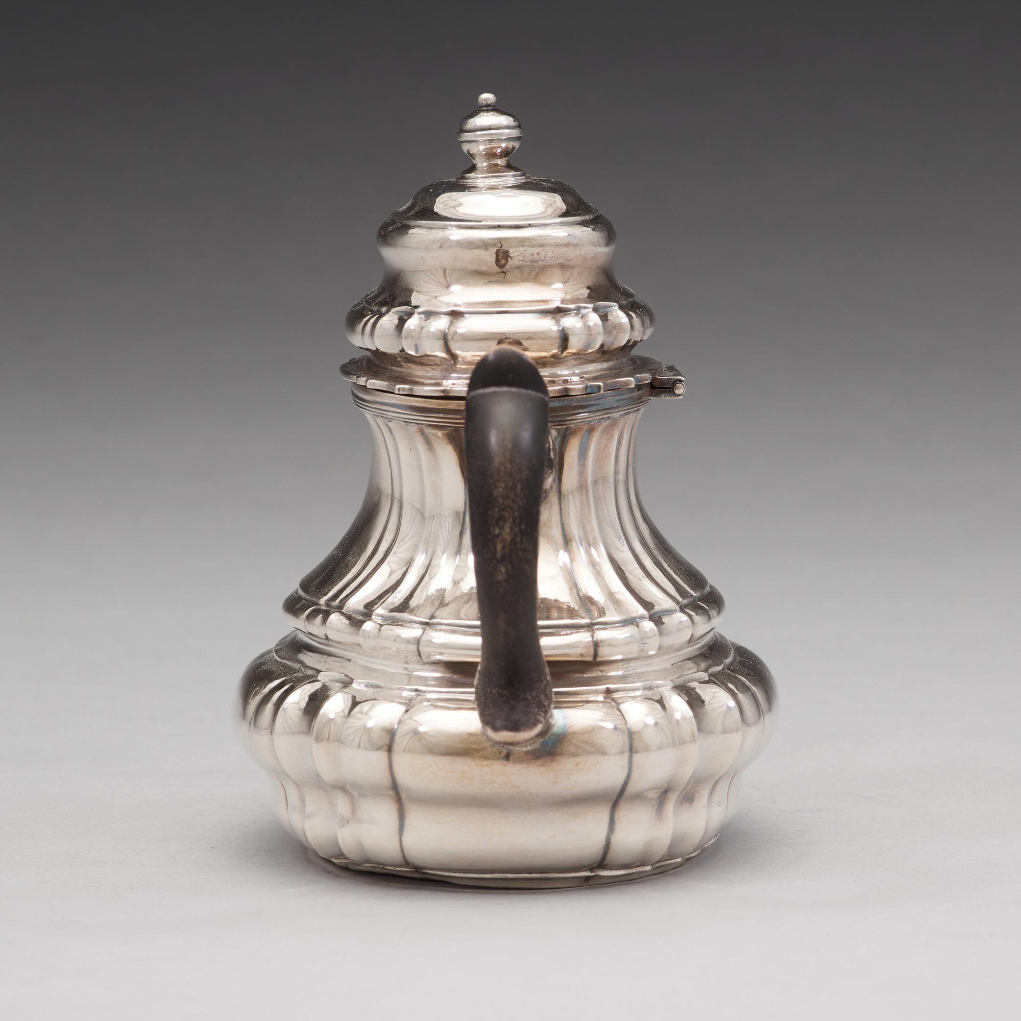 Olof Fernlöf, tekanna, silver, Göteborg 1734, senbarock.