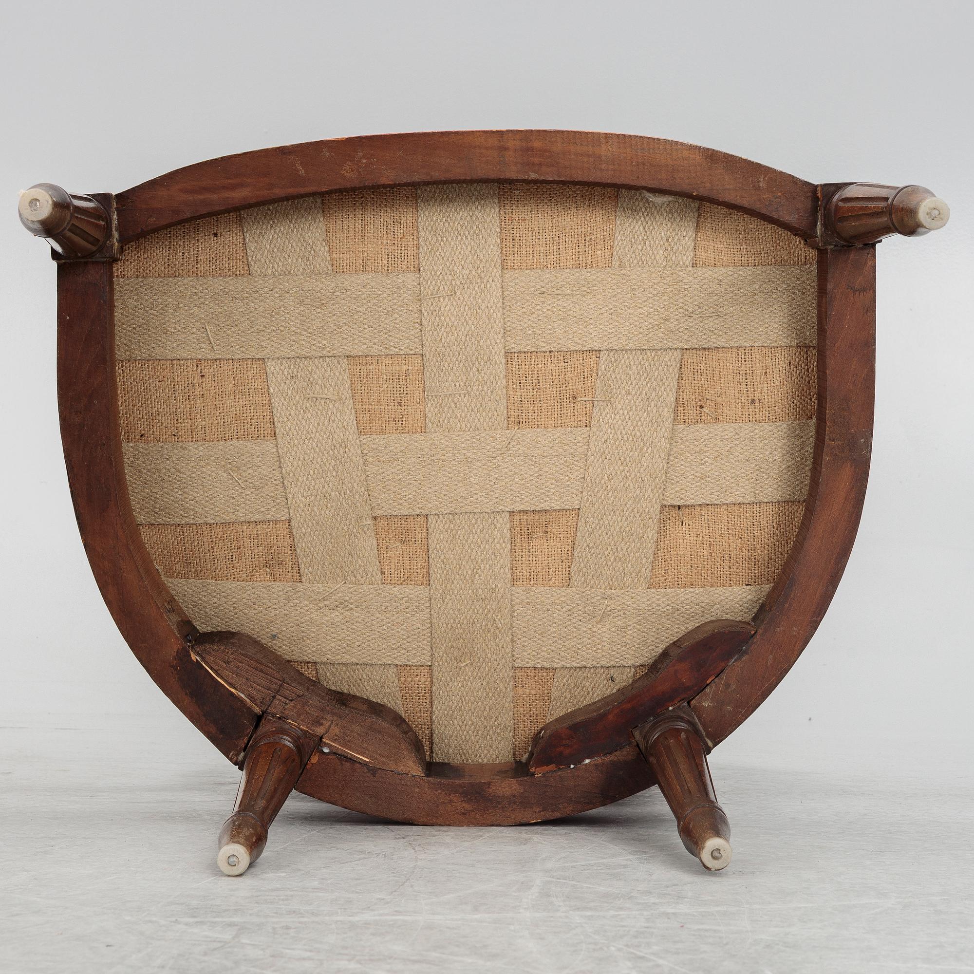 Karmstolar, ett par, gustaviansk stil, 1900-talets första hälft.