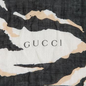 Gucci, huivi.