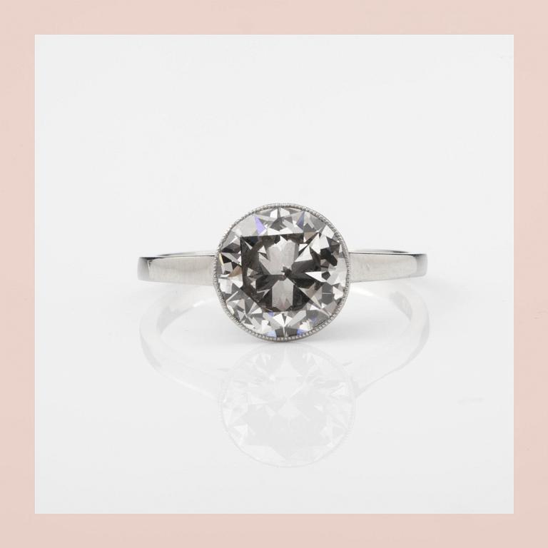 RING, 14k vitguld med gammalslipad diamant ca 2.25 ct i mille-griffes fattning. Kvalitet ca J-K/SI1. Ca 1930-tal.