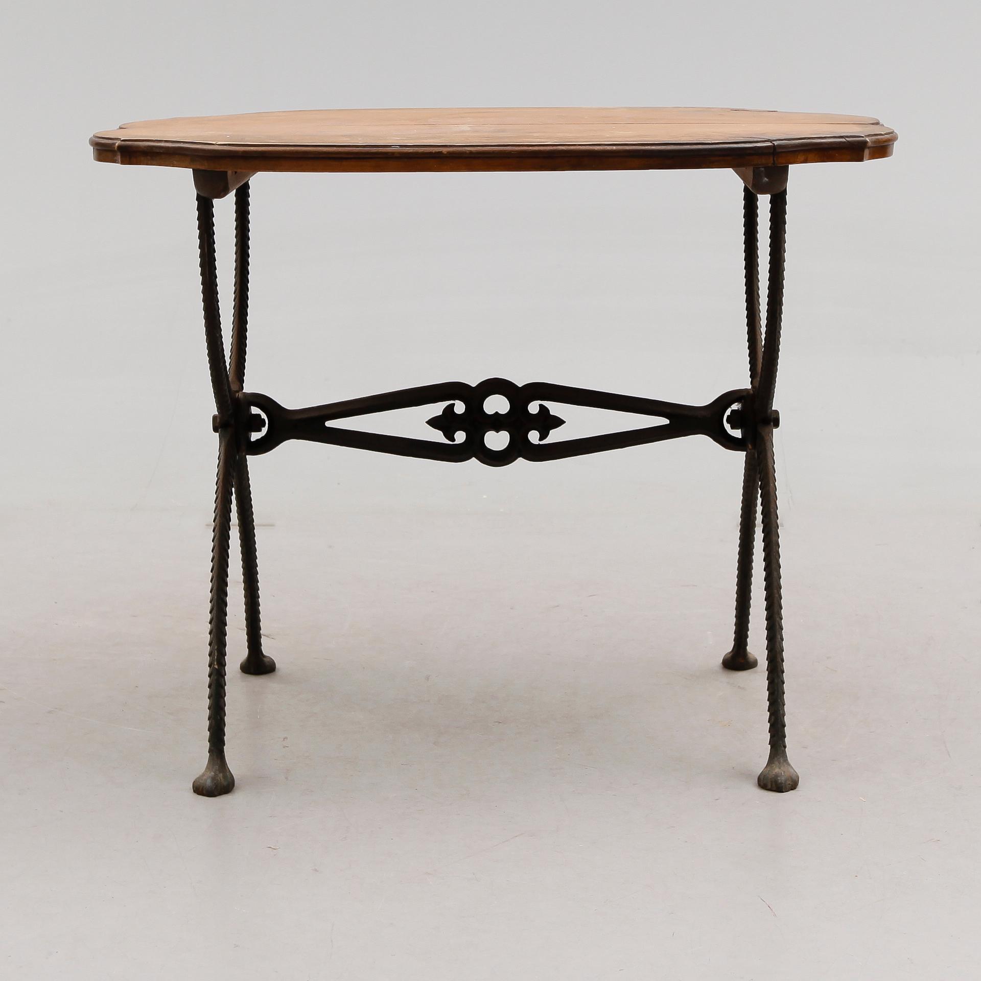 BORD, 1900-talets första hälft.