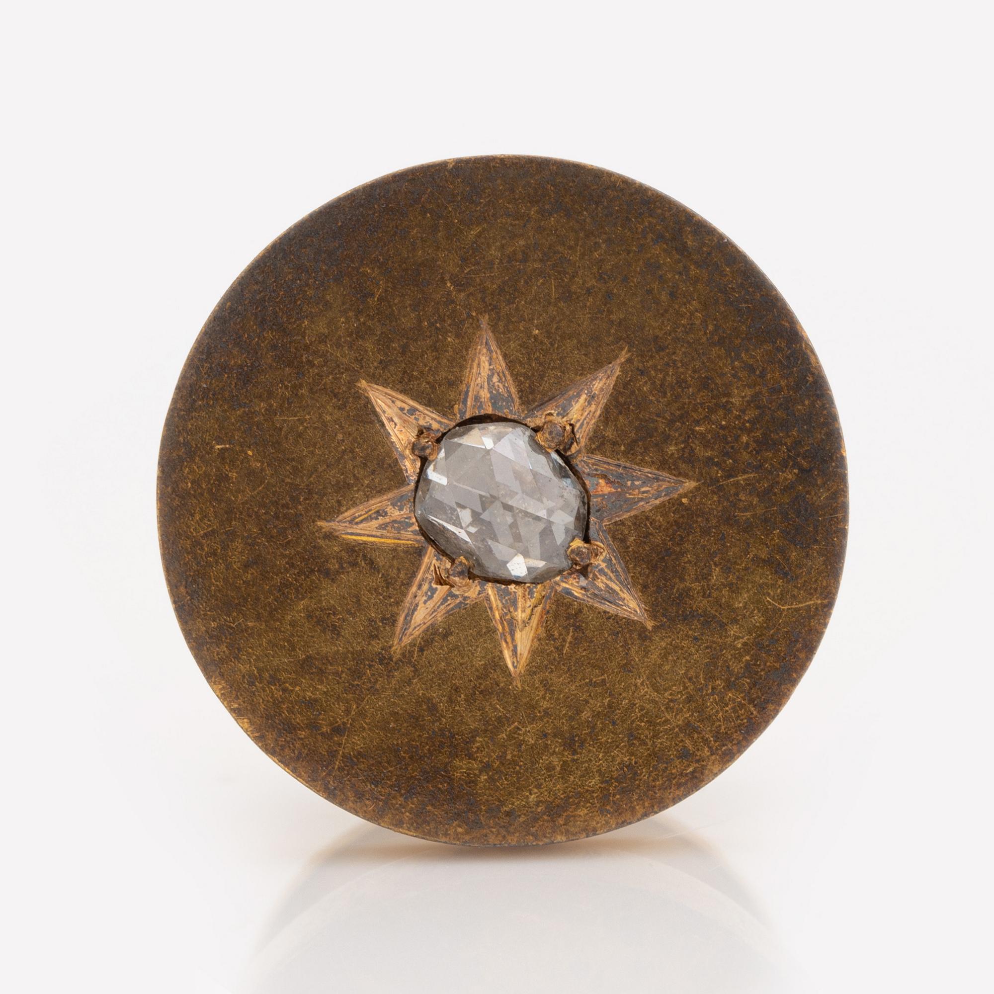 18K gold and rose cut diamond button.