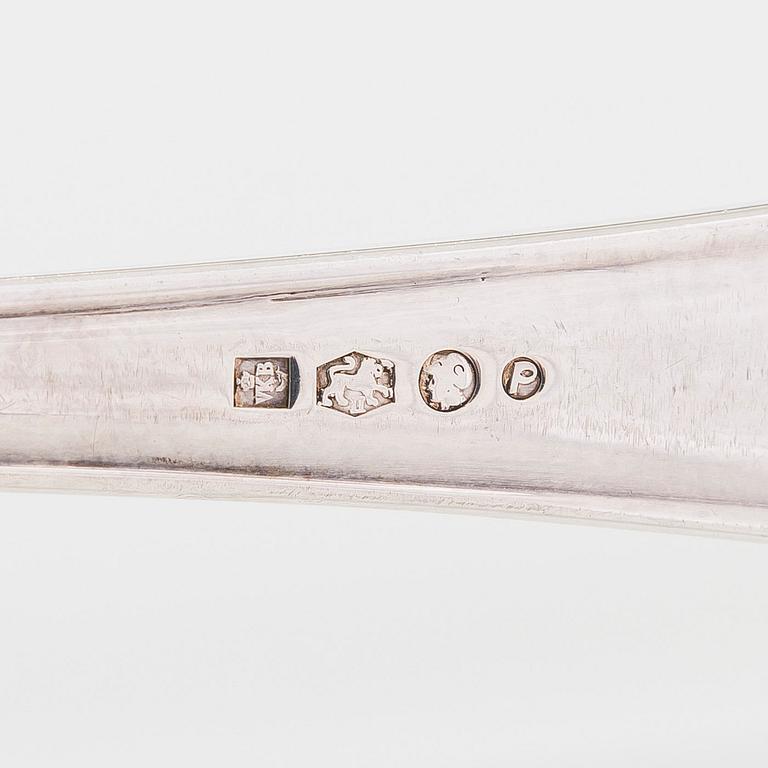 Serveringsbestick, 3 st, silver, Holland 1883-1975, och ostknappar, silver, Finland 1971.