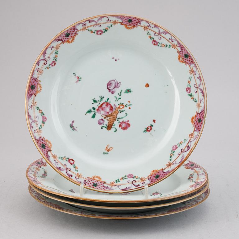 19 famille rose and imari export porcelain plates, Qing dynasty, Qianlong (1736-95).