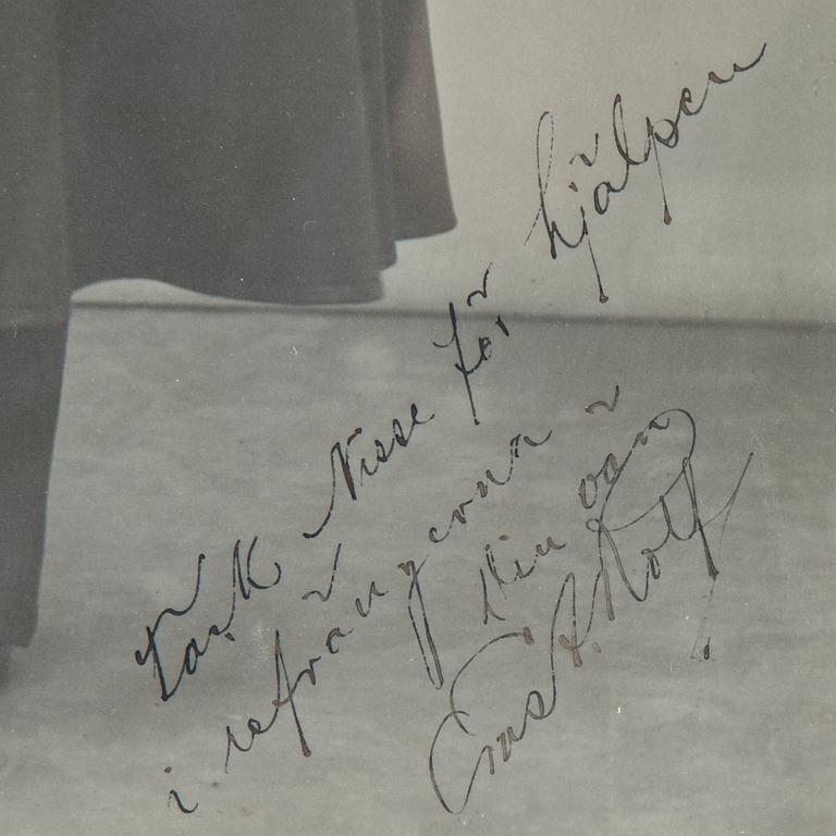 ERNST ROLF (1891-1932), egenhändigt signerat fotografi.