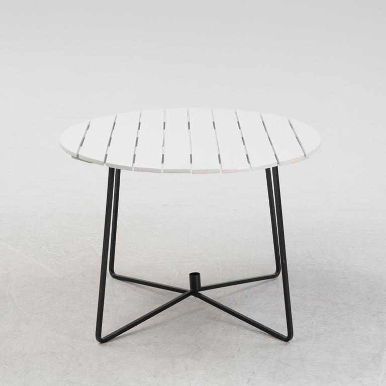 Arthur Lundquist, a model 'A2' garden table, Grythyttan Stålmöbler.