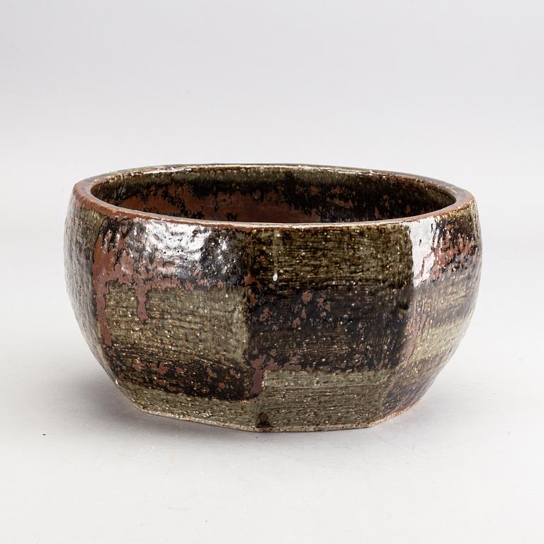 CARL-HARRY STÅLHANE, a large stoneware bowl, Rörstrand 1963(?).