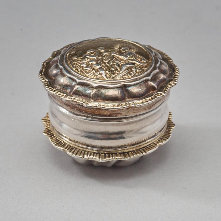 A Swedish 18th century parcel-gilt snuff-box, mark of Uddevalla 1761 (possibly Andreas Schotte).