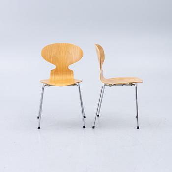 Arne Jacobsen, Chairs, a pair, "Ant", Fritz Hansen, Denmark, 1985.