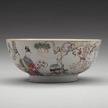 A famille rose punch bowl, Qing dynasty, Qianlong (1736-95).