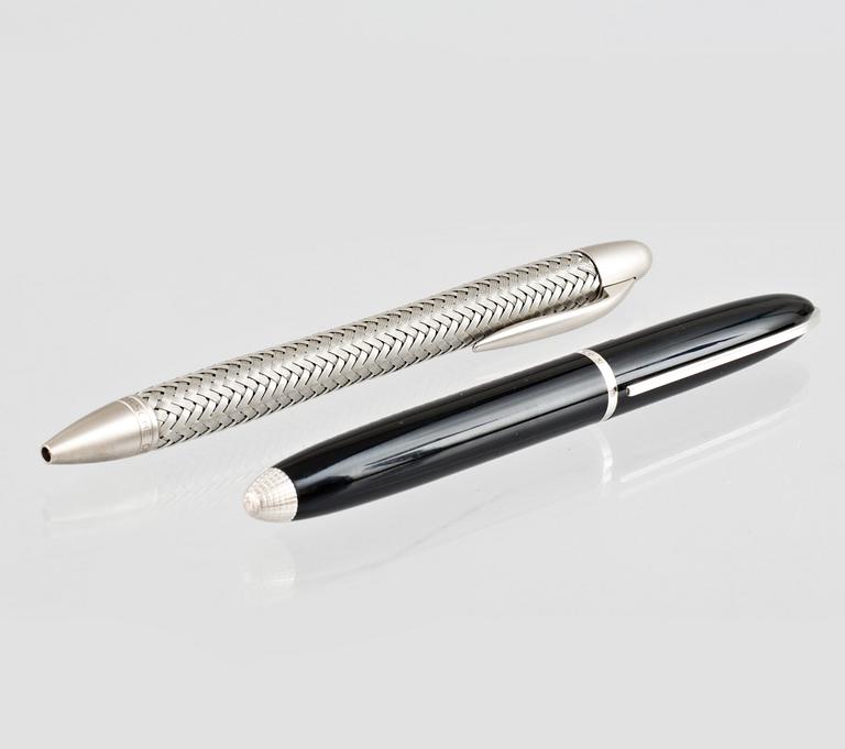 PENNOR, 2 st, Louis Vuitton och Porsche design.