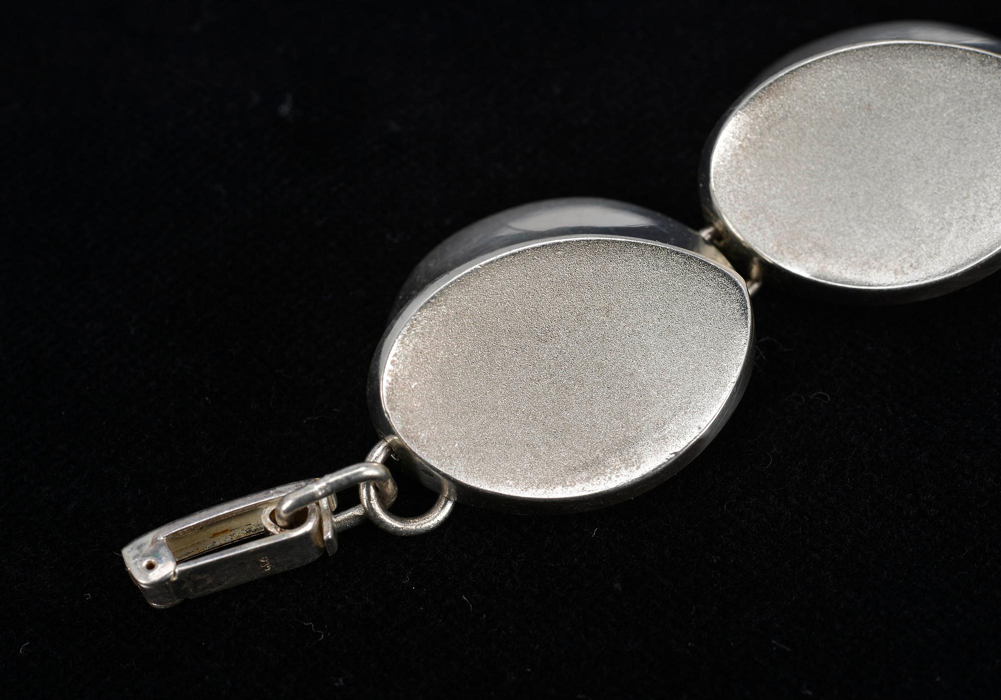 ARMBAND, silver, Matti Hyvärinen, Åbo 1960-70-tal. Vikt 31 g.