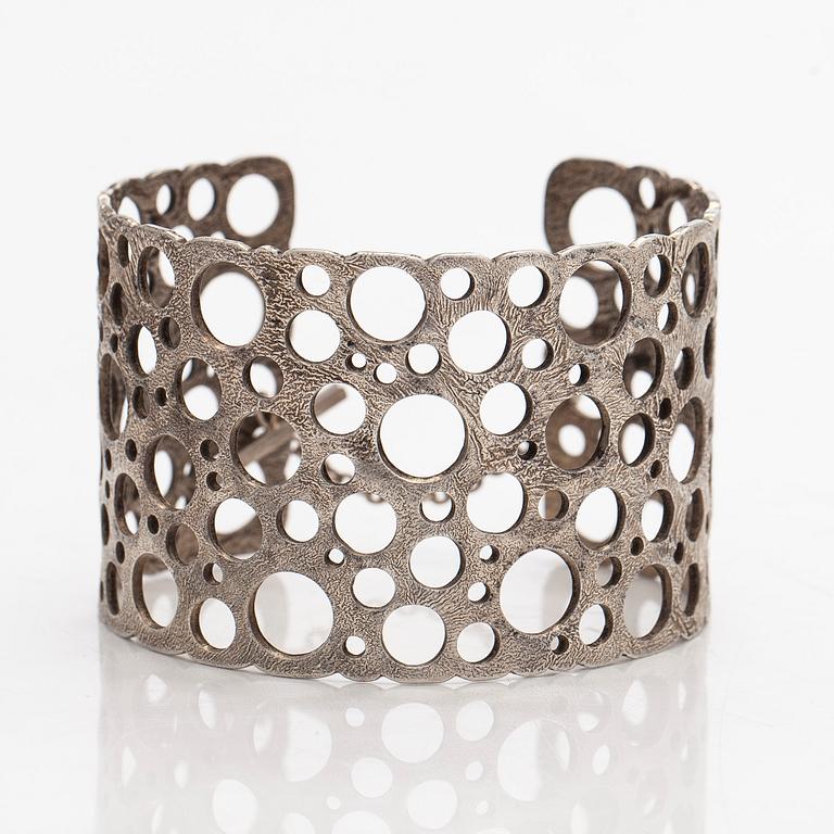 Liisa Vitali, armring, "Spets", silver, Westerback, Helsingfors.