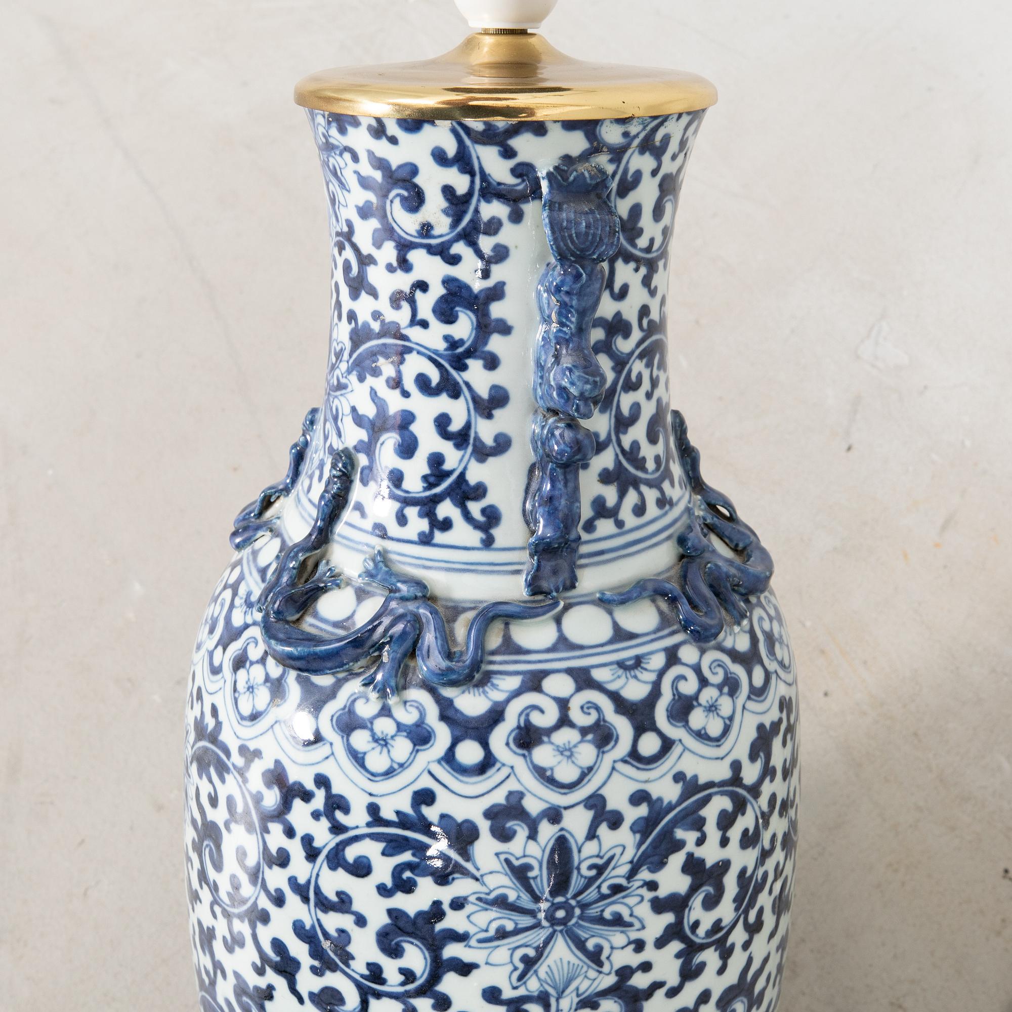 Bordslampa Kina 1900-tal porslin.