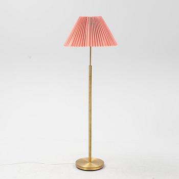 Josef Frank, golvlampa, modell 2148, Firma Svenskt Tenn.