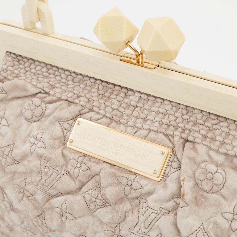Louis Vuitton, a leather 'Cirrus' chain shoulderbag, 2007.