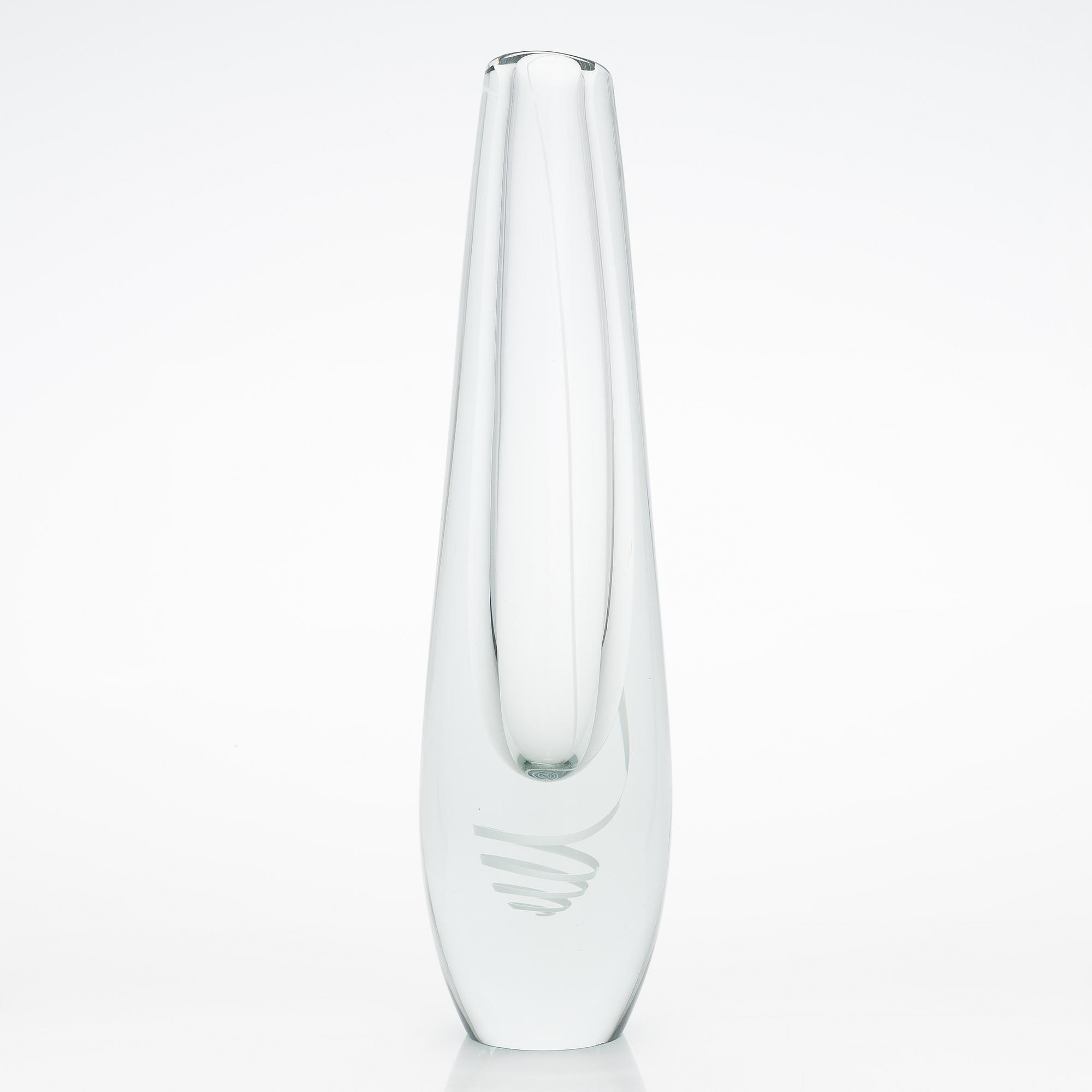 Gunnel Nyman, a 'Serpentine' vase, signed G. Nyman, Nuutajärvi Notsjö -57.