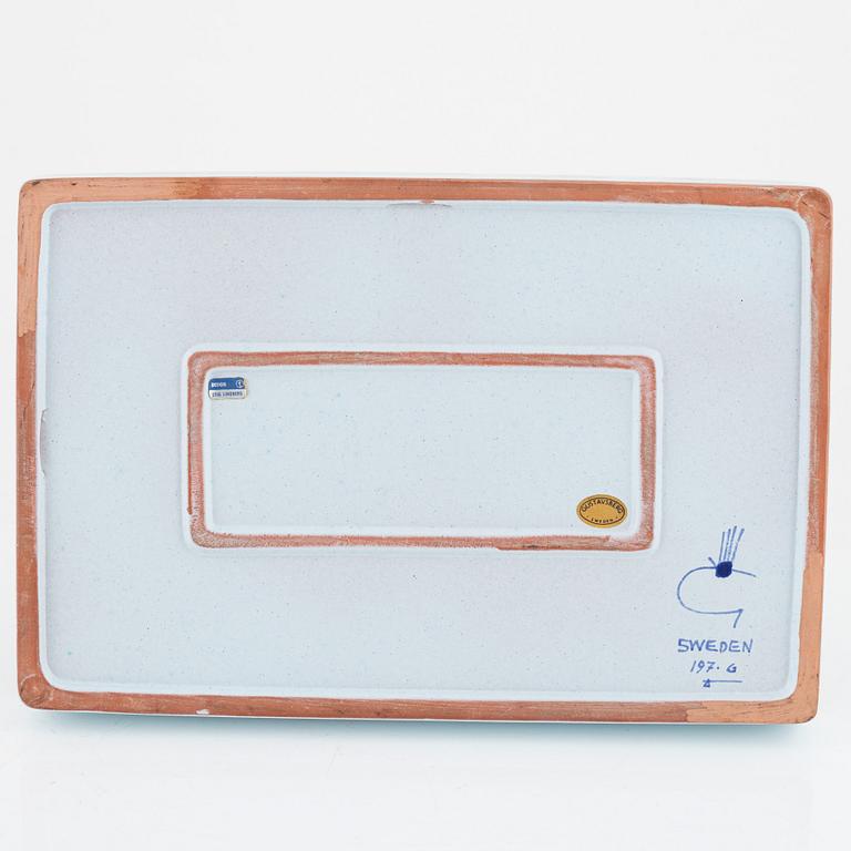 Fat, fajans, Stig Lindberg, samt reliefer, 2 st, stengods, Lisa Larson, Gustavsberg.