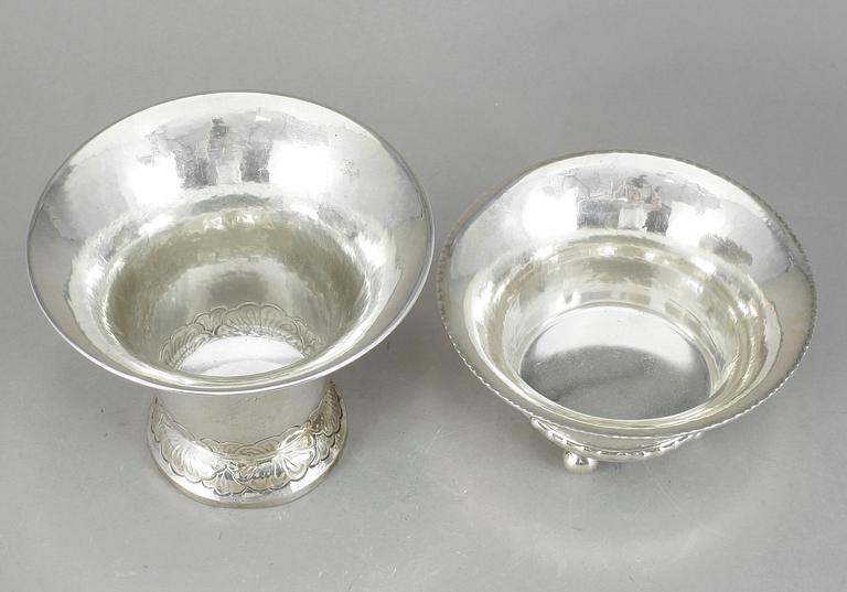 SKÅLAR, 2 stycken, silver, K Anderson samt CG Hallberg Stockholm, 1918 resp 1920. Total vikt ca 565 gram.