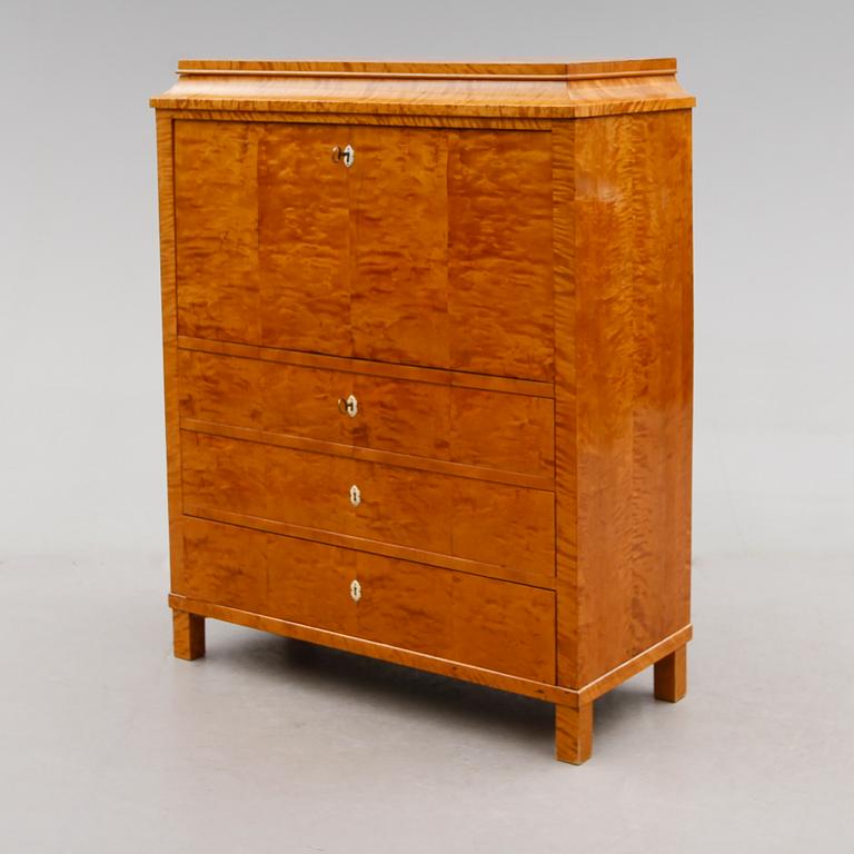 CHIFFONJÉ, 1800-talets mitt.