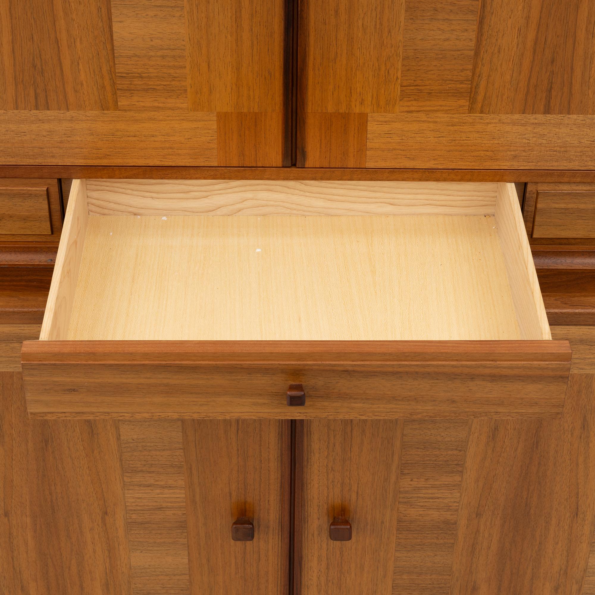 Carl Malmsten, skåp, "Ambassadör", 1900-talets andra hälft.