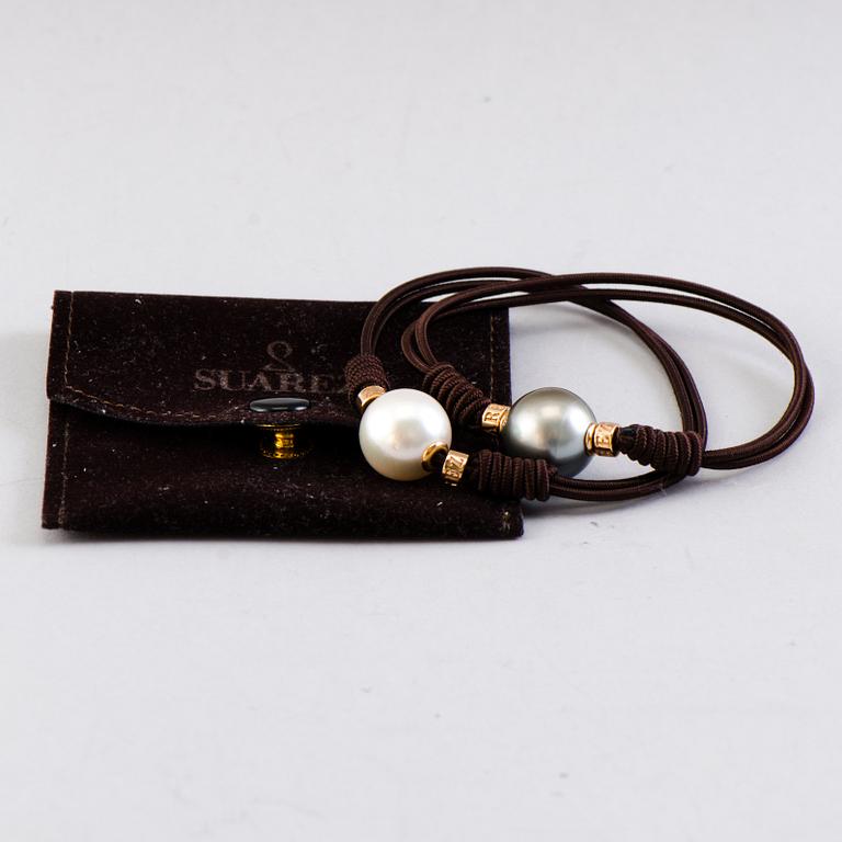 BRACELETS, 2 pcs, cultured pearls, 18K gold. Suarez, Spain.