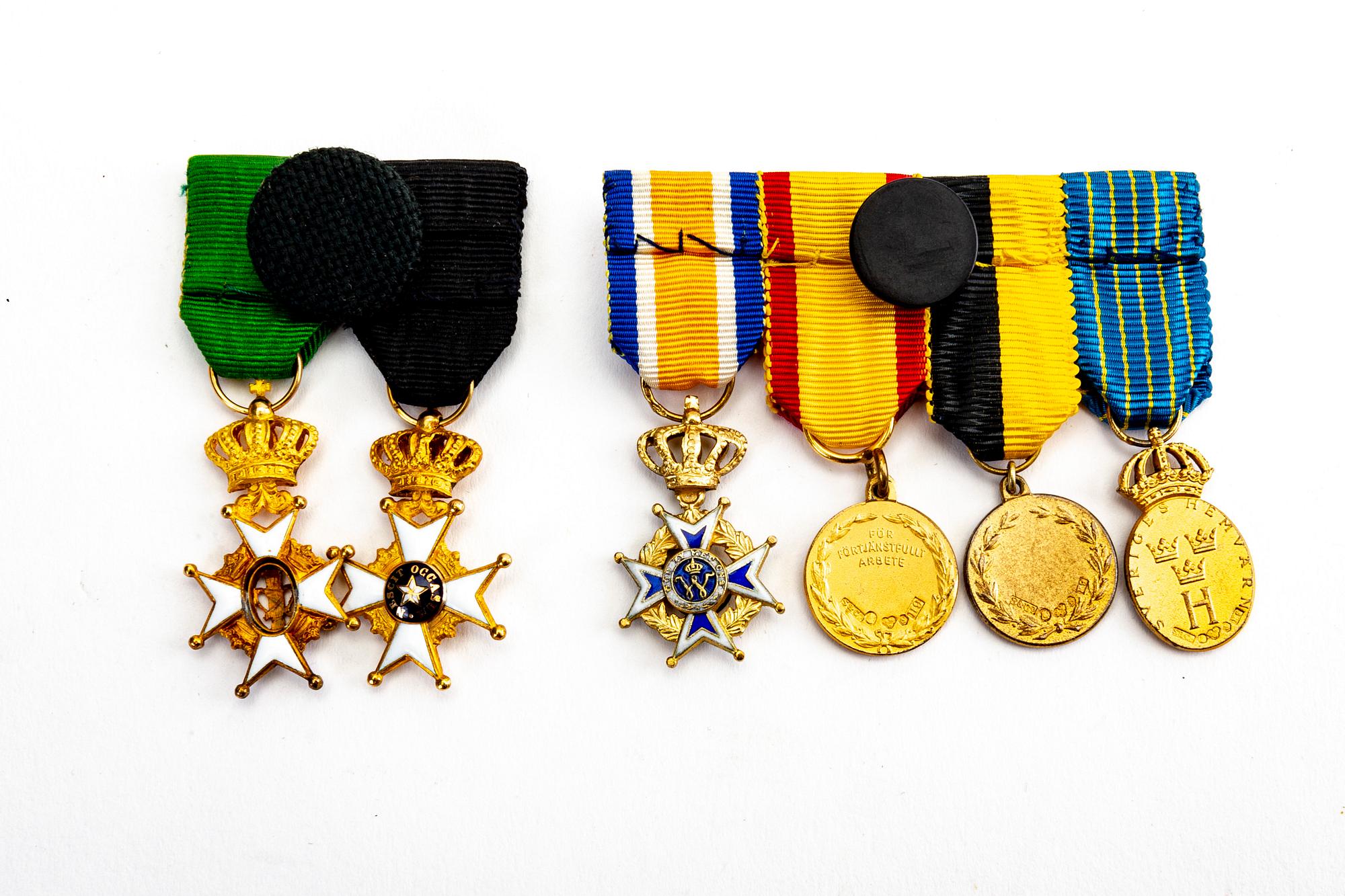 Order miniatures 6 pcs and medals 5 pcs.