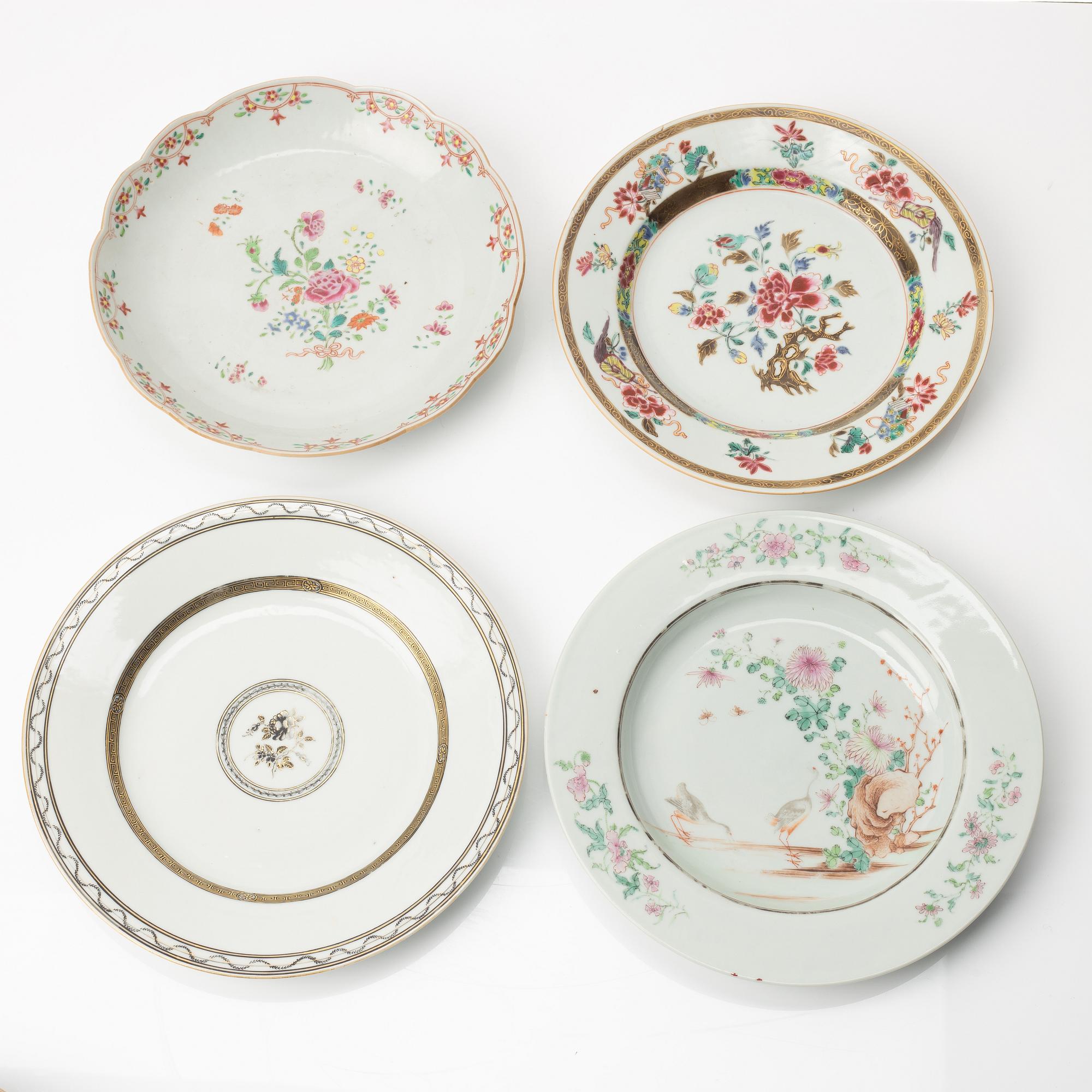 Tallrikar, sju stycken, porslin. Qingdynastin, 1700-tal.