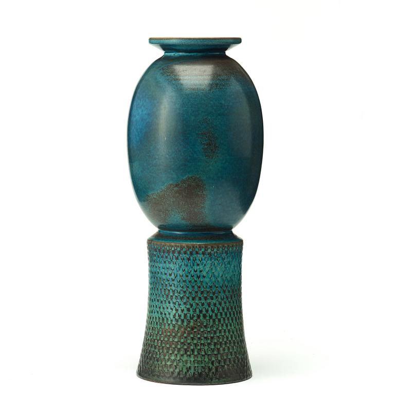 Stig Lindberg, A Stig Lindberg stoneware vase, Gustavsberg studio, Sweden 1964.