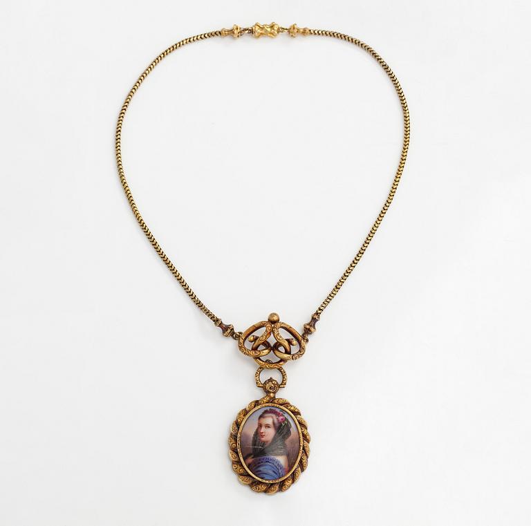 An 18K gold neckalce with a miniature painting. 19th century.