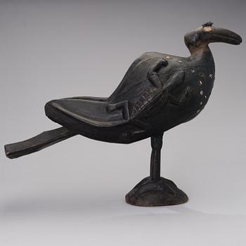 AN AFRICAN BIRD SCULPTURE, wood, middle of the 20th century.