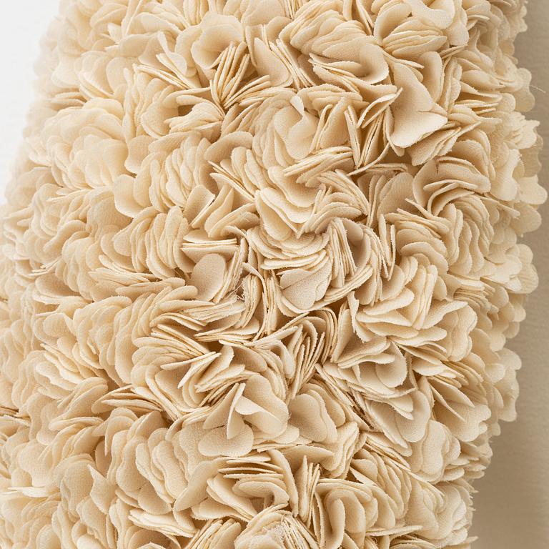 Giambattista Valli, a cream silk stole, Italian size 42/S.