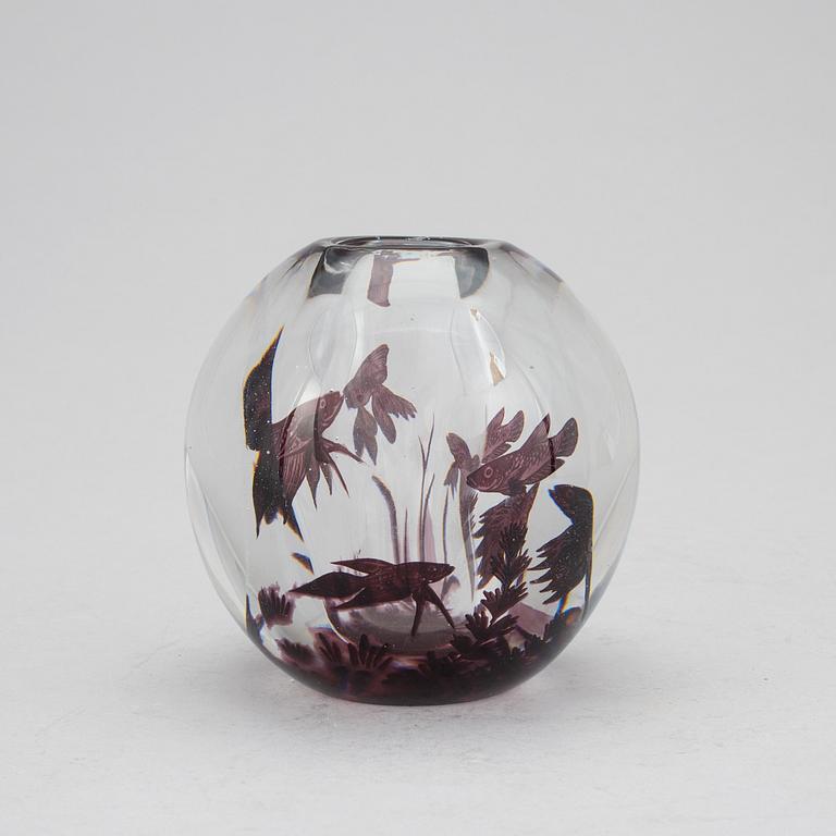 VAS, glas. Edward Hald, Orrefors 1947. Fiskgraal.