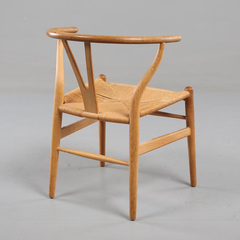 KARMSTOL, "Y-stolen", Hans J. Wegner, Carl Hansen & Son, Danmark, 1900-talets andra hälft.