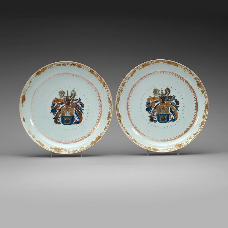 A pair of Dutch armorial dishes with the arms of Rehden, Qing dynasty, Qianlong (1736-95).