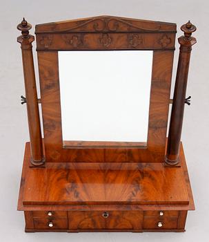 TOALETTSPEGEL, Karl Johan, 1800-talets mitt.