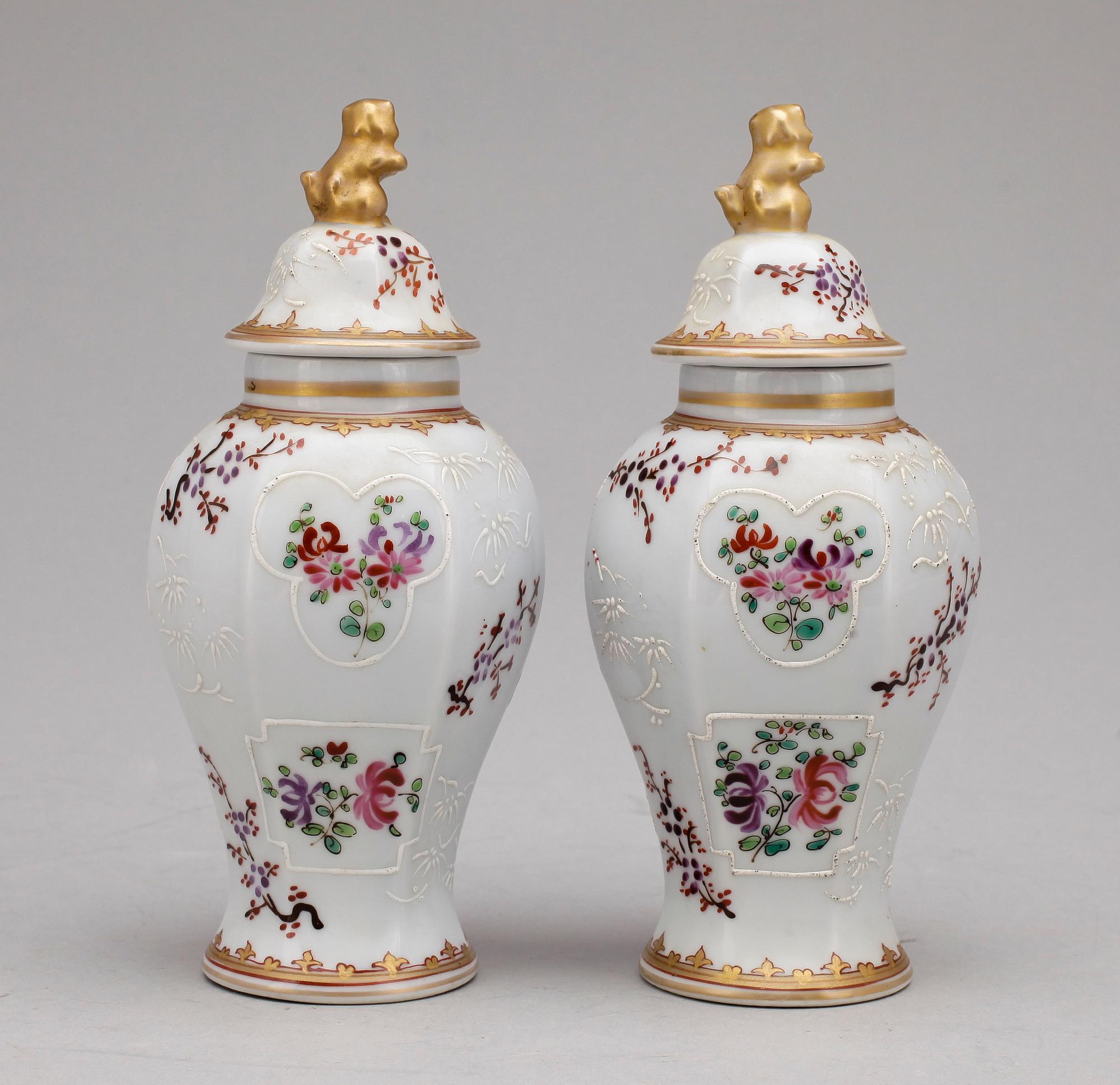 TEDOSOR, ett par, porslin, Samson, trol 1800-tal.