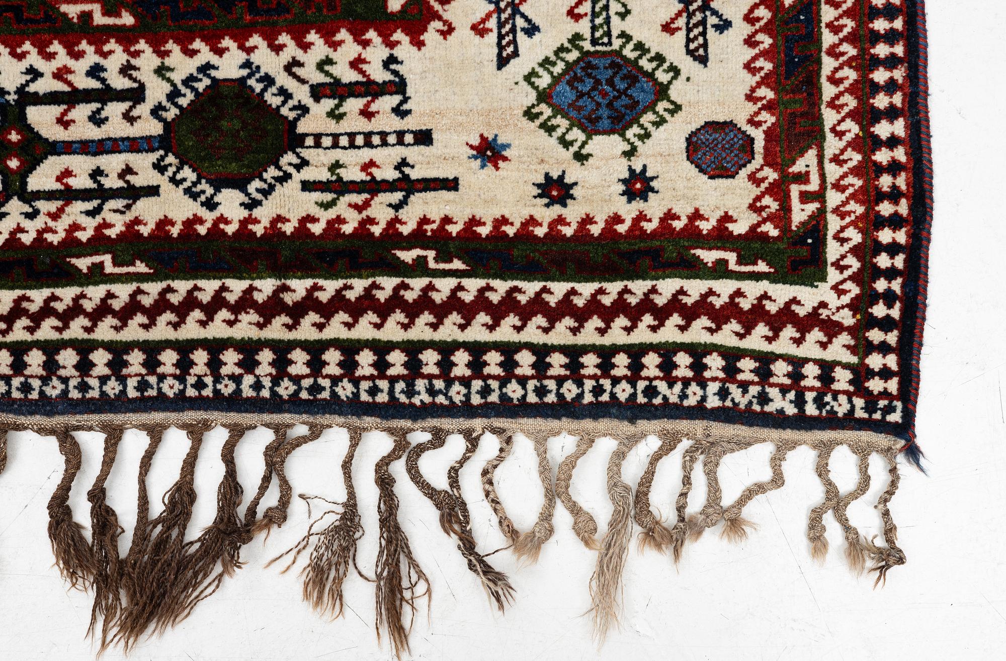 A carpet, Qashqai 'Shekarlou', approx. 300 x 226 cm.