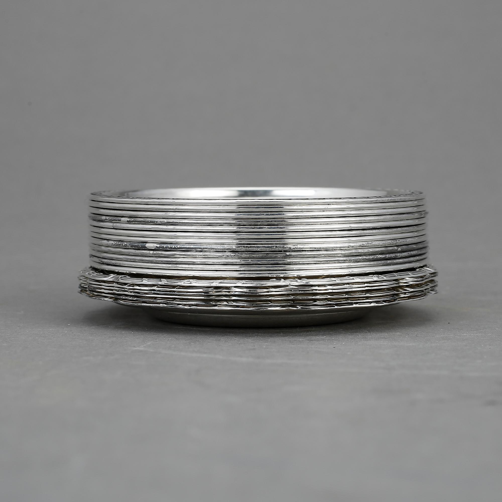 COASTERS, 18 st, silver, GAB samt CG Hallberg, 1900-tal. Total vikt 363 gram.