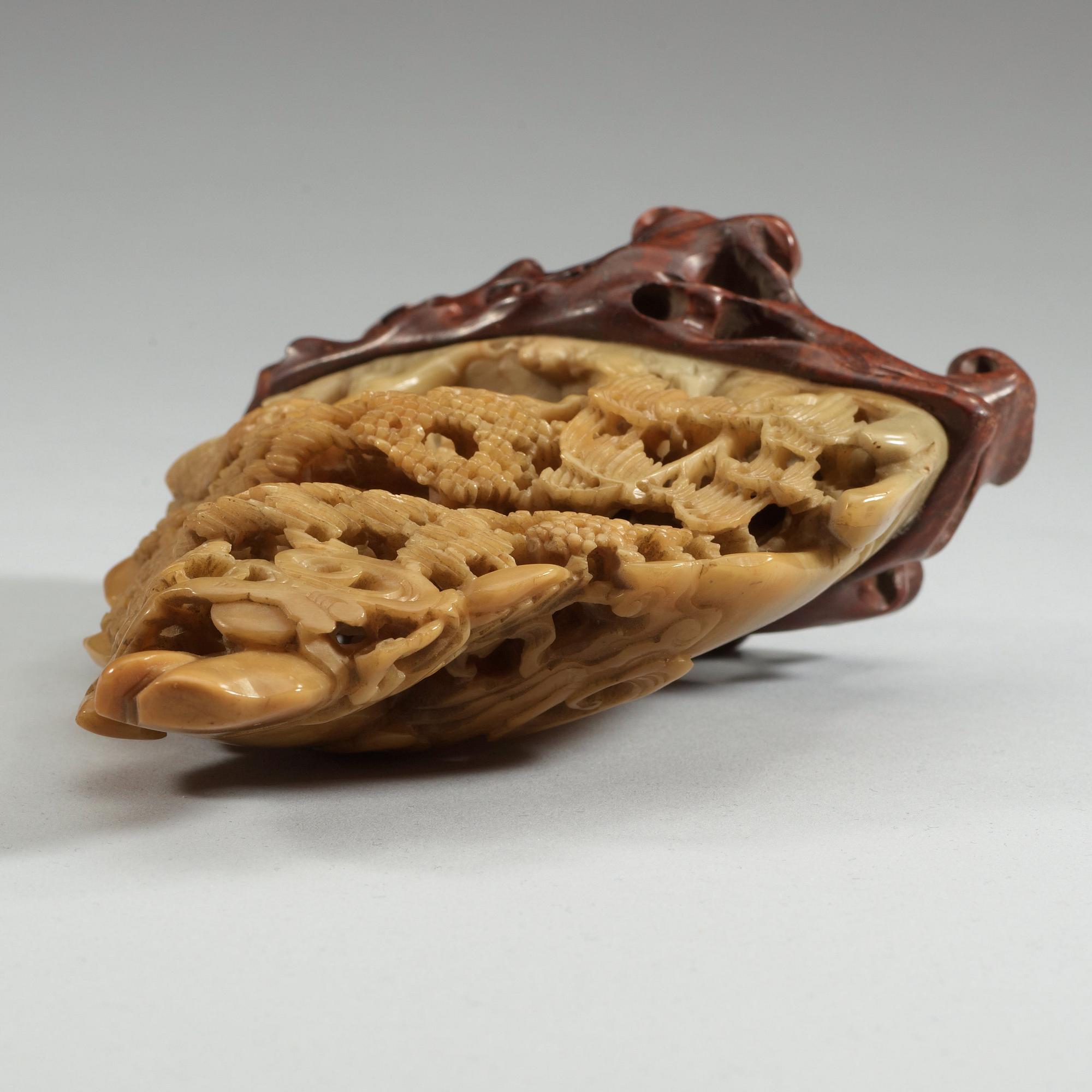 A soapstone sculpture and cup, Qing dynasty.