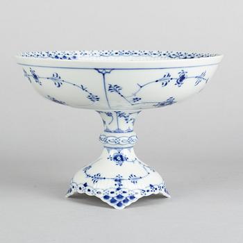 A 'Blue Fluted Half Lace' porcelain centerpiece bowl, Royal Copenhagen, model 513, 1962.