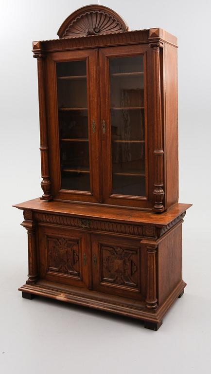 SKÅP/BOKSKÅP, omkring år 1900.