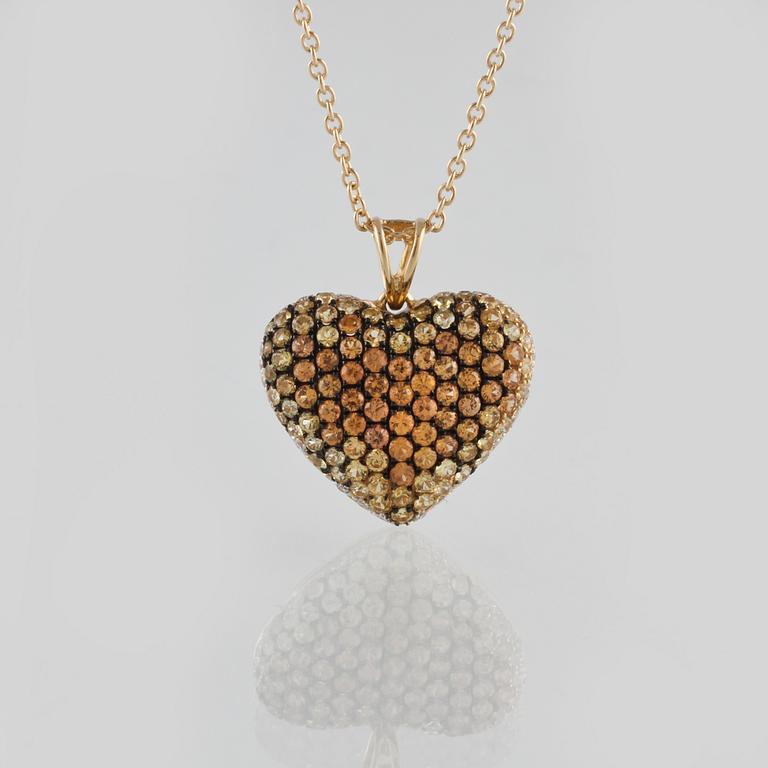 HÄNGE, 18K guld med briljantslipade diamanter ca 0.11 ct samt gula safirer ca 1.47 ct. Vikt 5,2 gram.