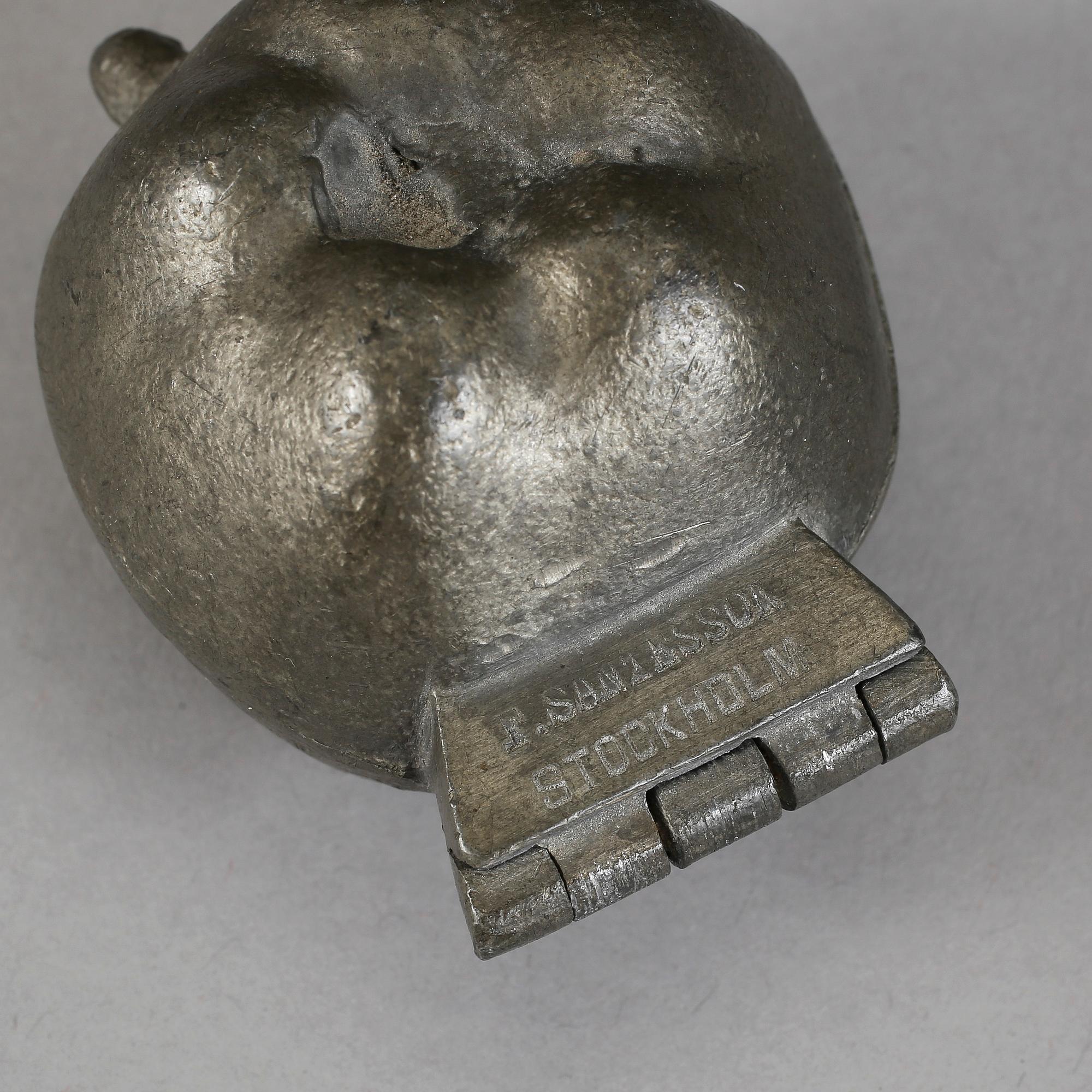 GLASSFORM SAMT 2 MARSIPANFORMAR, tenn, bla Sven Ekström, Norrköping, 1800-tal.