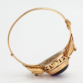 Armband/armbandsur, örhängen och brosch, 18K guld, ametister, syntetiska korunder och odalde pärlor.