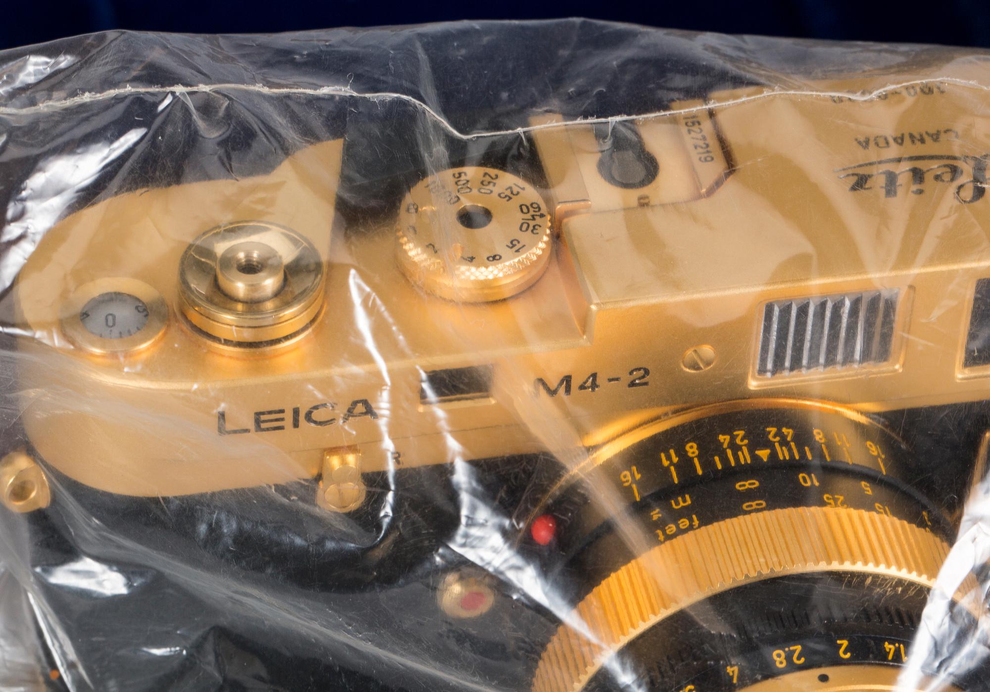 KAMERA, Leica M4-2 "Oskar Bernack", Guldpläterad 24 k, begränsad upplaga, numrerad 80/1000. 1980.