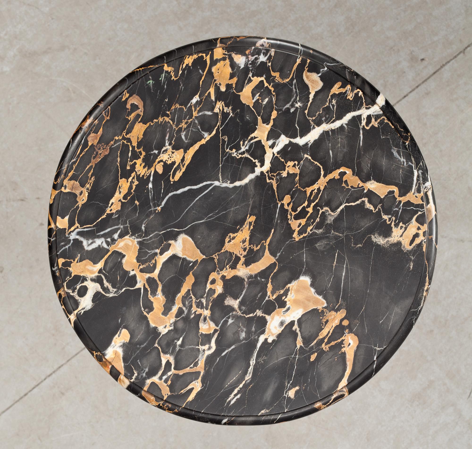 PELARBORD, nyrokoko. 1800-talets andra hälft.