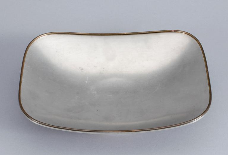 SKÅLFAT, tenn. Firma Svenskt Tenn. 1900-talets första hälft.