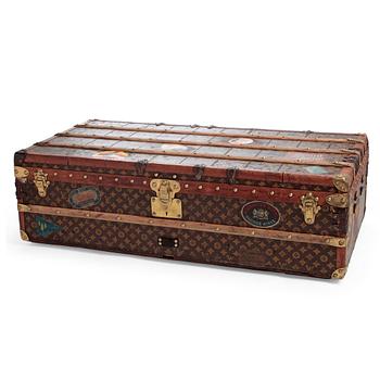 488. LOUIS VUITTON, a Monogram canvas trunk, late 19th/early 20th century.